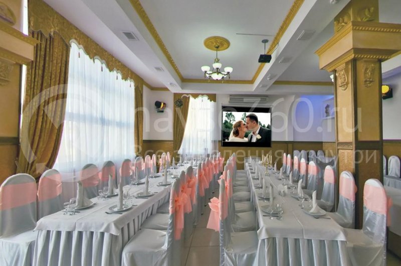 Ресторанно - гостиничный комплекс Голливуд Краснодар, засервированные столы